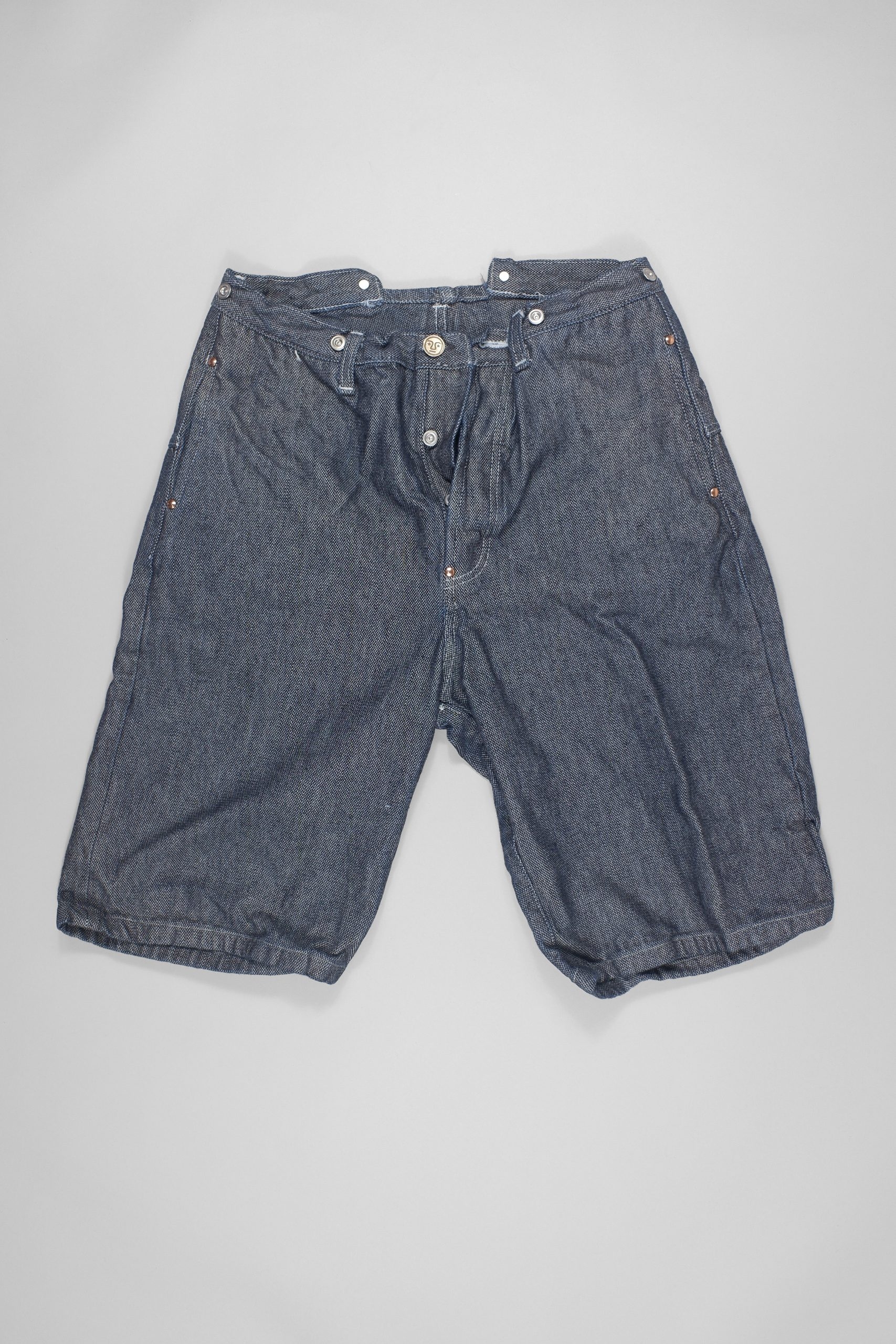 Type 156 Cut Off Split Back Jeans