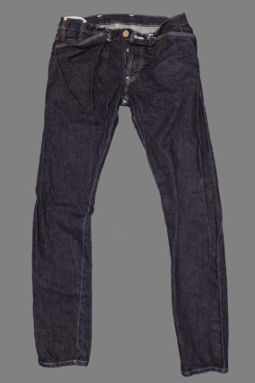 Type 127 Slim Tapered Jeans